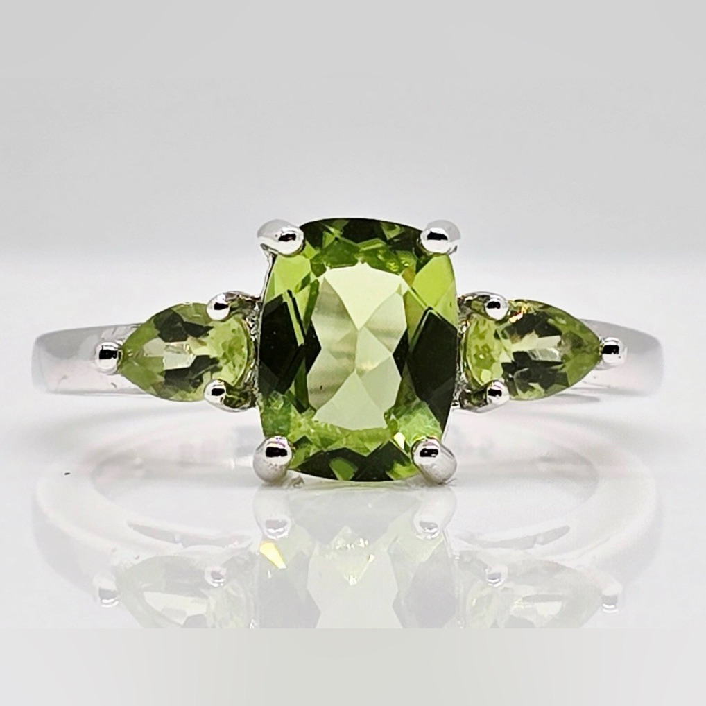 1.25 Ct Cushion Cut Peridot W 0.34 Ct Pear Side Stones. 925 Silver Ring. Size 6